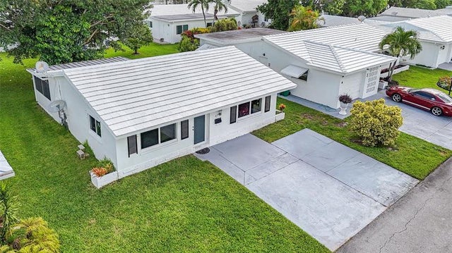2 of 23 - 6711 Nw 72nd St, Tamarac, FL