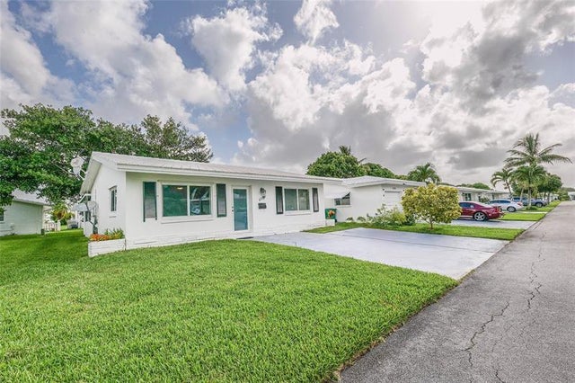 4 of 23 - 6711 Nw 72nd St, Tamarac, FL
