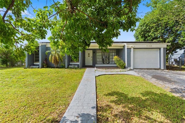 1 of 29 - 9700 Nw 10th St, Pembroke Pines, FL