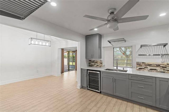 4 of 29 - 9700 Nw 10th St, Pembroke Pines, FL