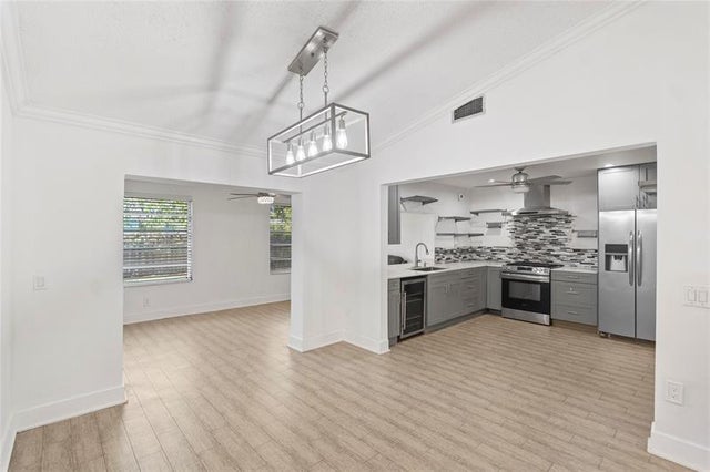 5 of 29 - 9700 Nw 10th St, Pembroke Pines, FL