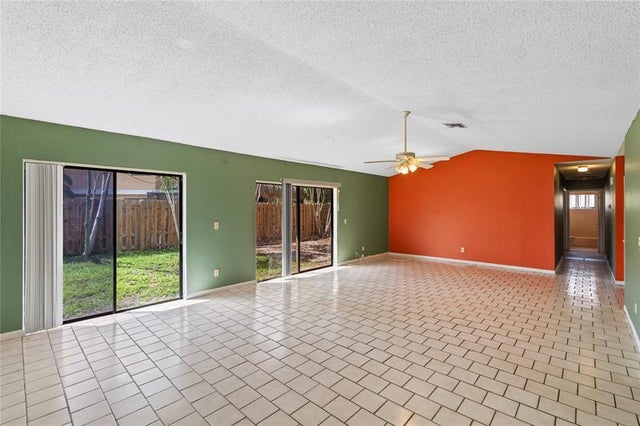 5 of 26 - 711 Sw 95th Ter, Pembroke Pines, FL