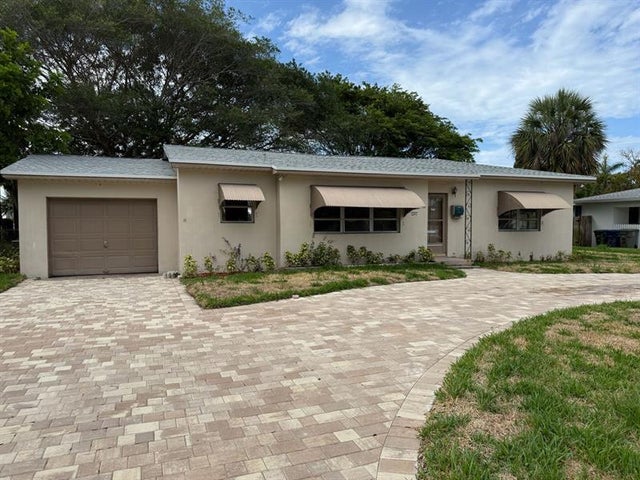 1 of 16 - 237 E Ilex Dr, West Palm Beach, FL