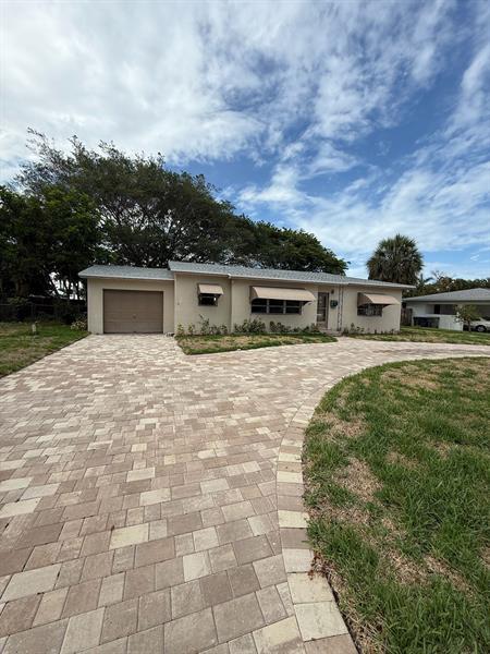 3 of 16 - 237 E Ilex Dr, West Palm Beach, FL