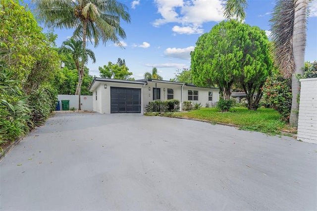 1 of 30 - 3531 Nw 1st Ct, Lauderhill, FL