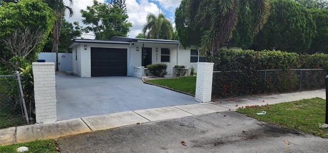 2 of 30 - 3531 Nw 1st Ct, Lauderhill, FL