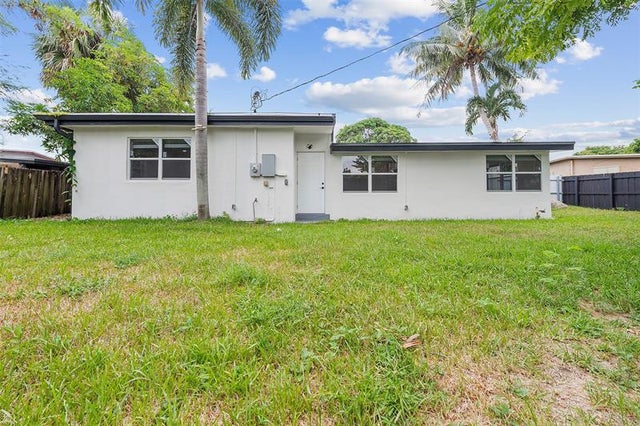 5 of 30 - 3531 Nw 1st Ct, Lauderhill, FL