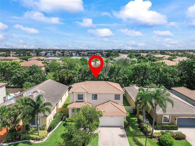 2 of 63 - 10739 Oak Bend Way, Wellington, FL