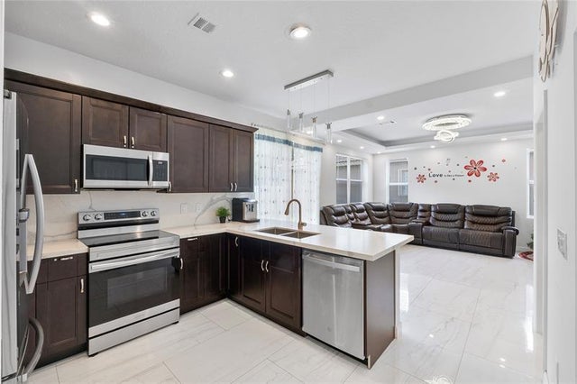 5 of 63 - 10739 Oak Bend Way, Wellington, FL