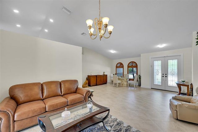 5 of 47 - 4910 Nw 104th Ave, Coral Springs, FL