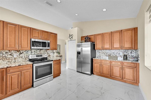 2 of 91 - 6330 Osprey Ter, Coconut Creek, FL