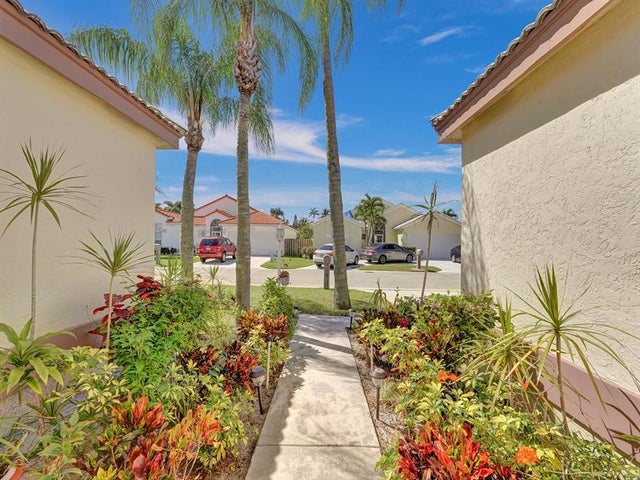 2 of 25 - 4969 Broadstone Cir, West Palm Beach, FL