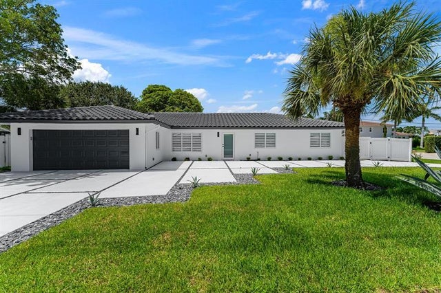 1 of 39 - 699 Ne 70th St, Boca Raton, FL