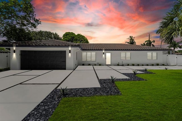2 of 39 - 699 Ne 70th St, Boca Raton, FL