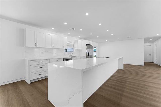 3 of 39 - 699 Ne 70th St, Boca Raton, FL