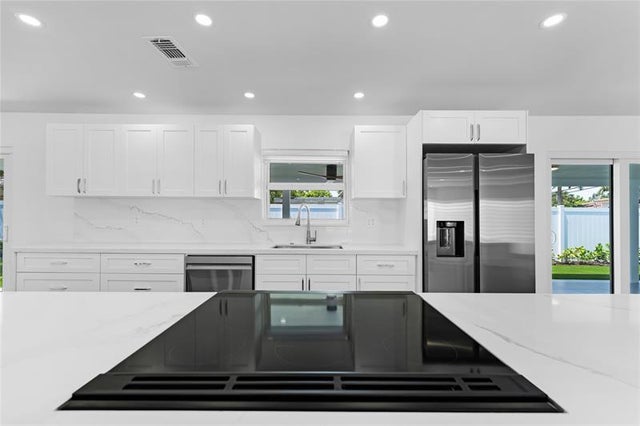 5 of 39 - 699 Ne 70th St, Boca Raton, FL