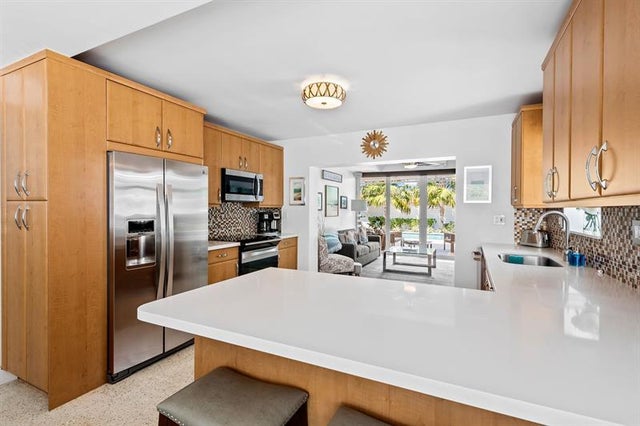 4 of 41 - 3321 Ne 16th Ct, Fort Lauderdale, FL