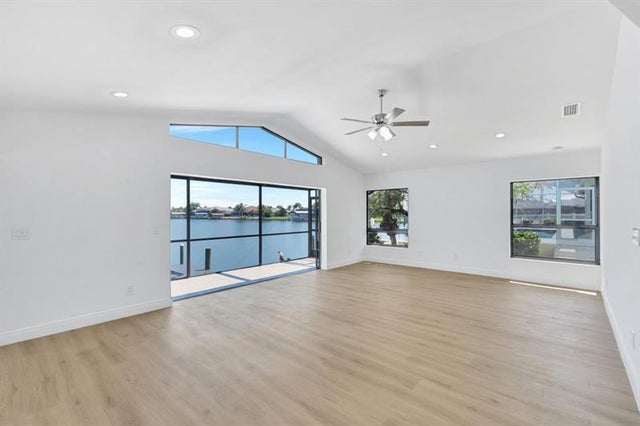 4 of 38 - 421 Sw 51st Ter, Cape Coral, FL