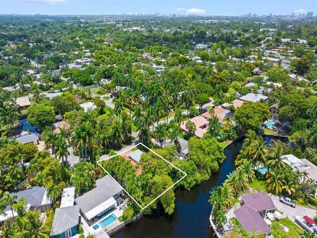 4 of 30 - 708 Nw 22nd St, Wilton Manors, FL