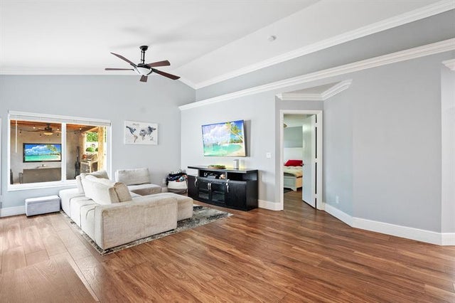 4 of 25 - 8951 Lake Park Cir N, Davie, FL
