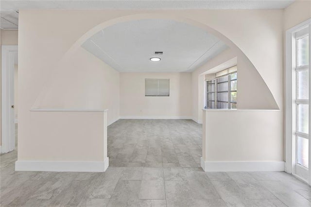 5 of 30 - 612 Clear Lake Ave, West Palm Beach, FL