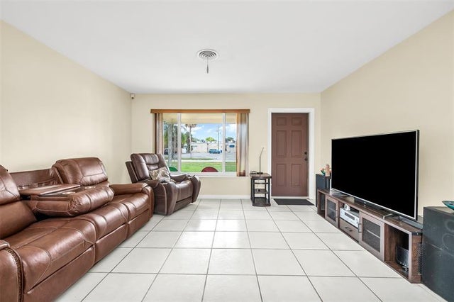 2 of 21 - 4307 Tyler St, Hollywood, FL
