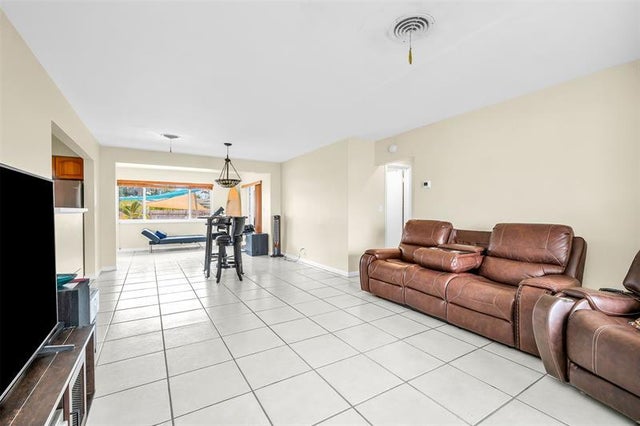 3 of 21 - 4307 Tyler St, Hollywood, FL