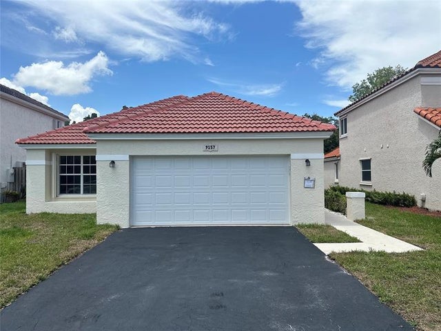 2 of 56 - 9157 Magnolia Ct, Davie, FL