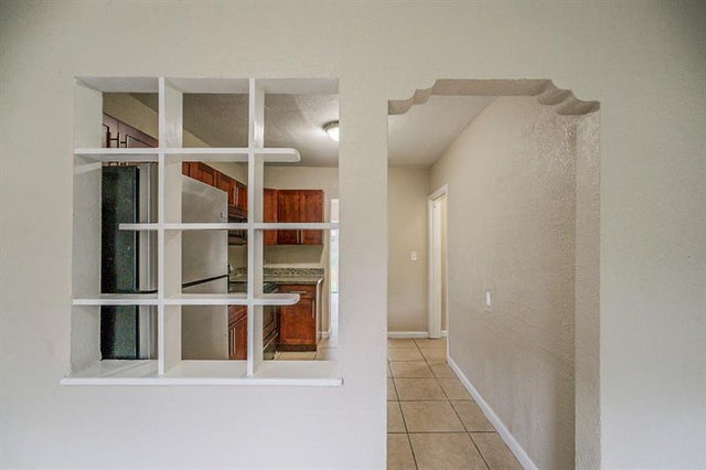 4 of 28 - 870 Ne 144th St, North Miami, FL