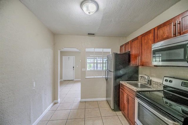 5 of 28 - 870 Ne 144th St, North Miami, FL