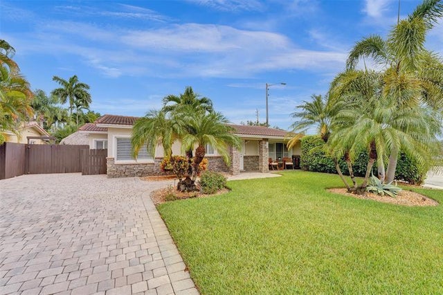 1 of 35 - 1245 Ne 17th Way, Fort Lauderdale, FL