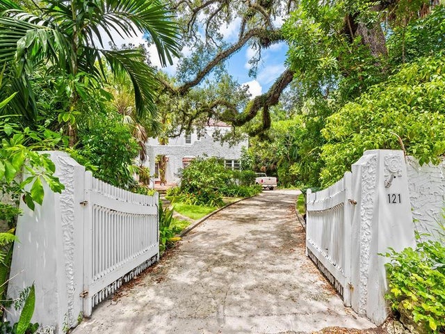 2 of 6 - 121 Rose Dr, Fort Lauderdale, FL