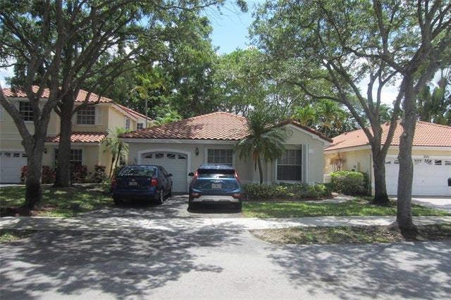 1 of 31 - 802 Garnet Cir, Weston, FL
