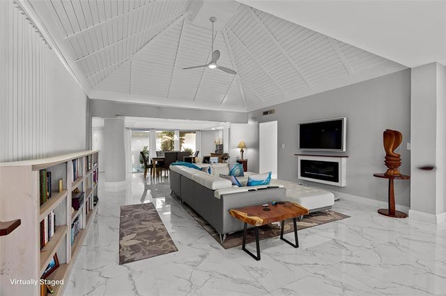 2 of 31 - 5100 Yellow Pine Ln, Tamarac, FL