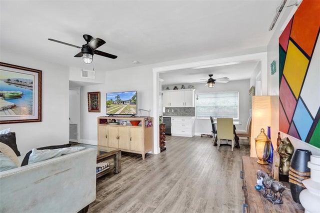 2 of 14 - 1036 Nw 13th St, Fort Lauderdale, FL
