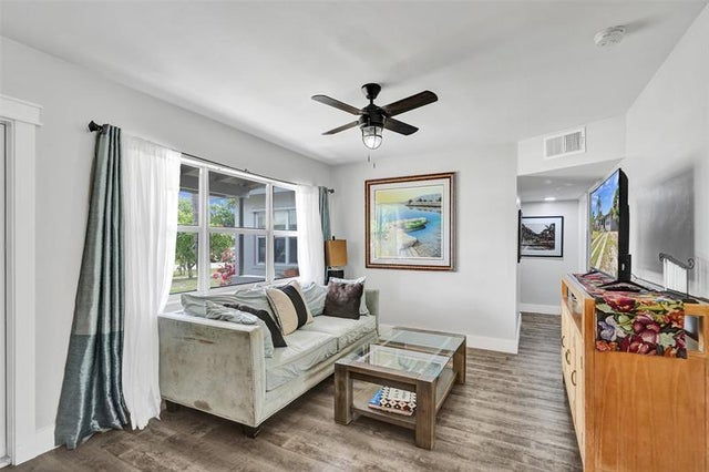 4 of 14 - 1036 Nw 13th St, Fort Lauderdale, FL