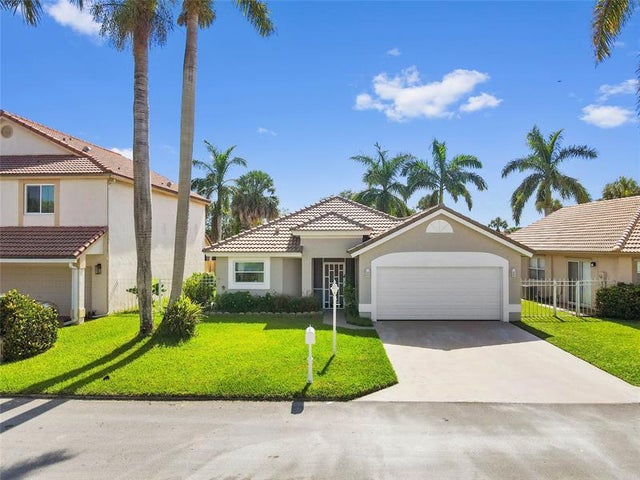 1 of 38 - 21300 Millbrook Ct, Boca Raton, FL
