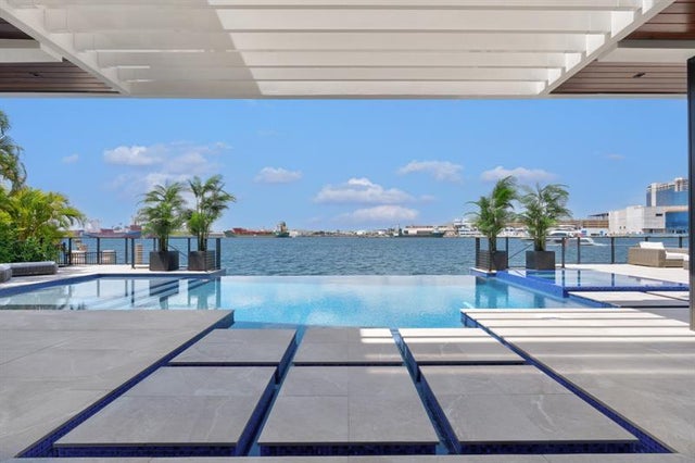 4 of 74 - 1957 Harbourview Dr, Fort Lauderdale, FL