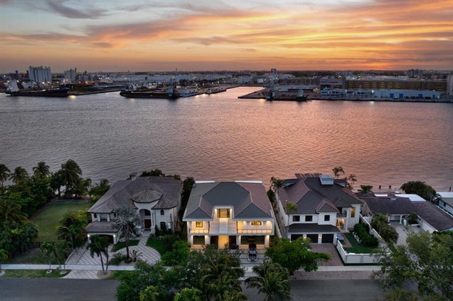 5 of 74 - 1957 Harbourview Dr, Fort Lauderdale, FL