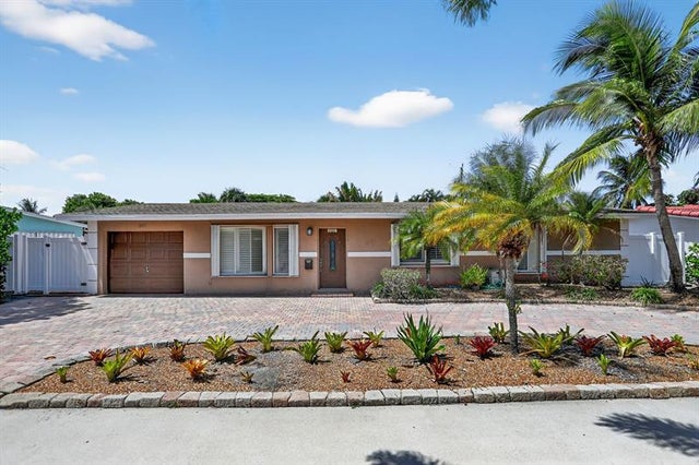 1 of 37 - 1007 Se 6th St, Deerfield Beach, FL