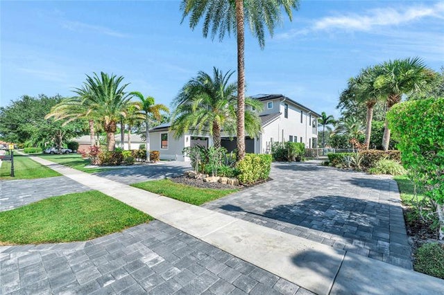 2 of 84 - 11737 Windsor Bay Pl, Wellington, FL