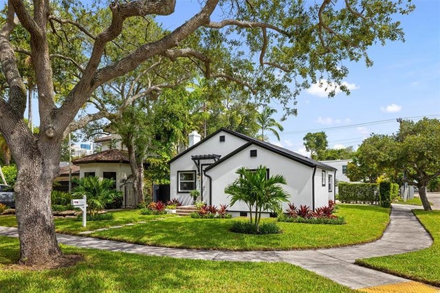 4 of 38 - 823 Se 7th St, Fort Lauderdale, FL