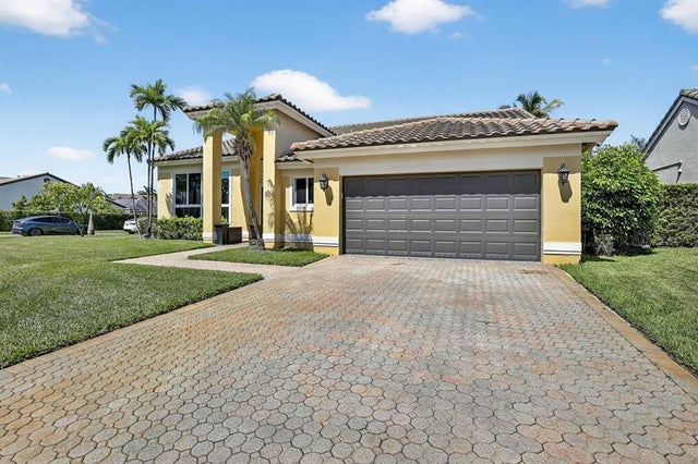 2 of 39 - 1210 Nw 193rd Ave, Pembroke Pines, FL