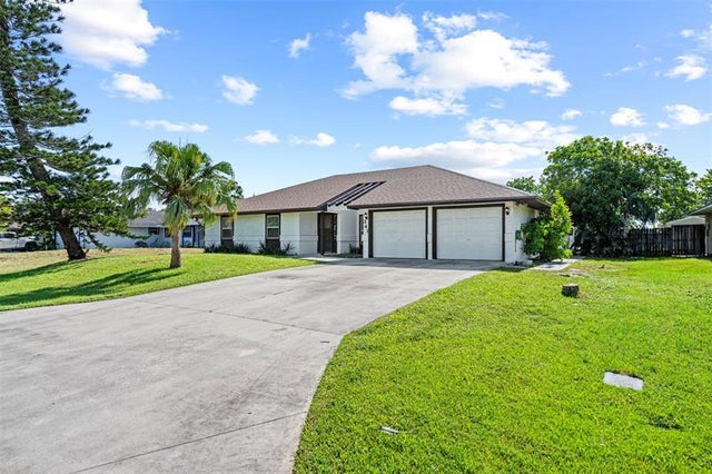 2 of 42 - 341 Nw Curry St, Port St. Lucie, FL
