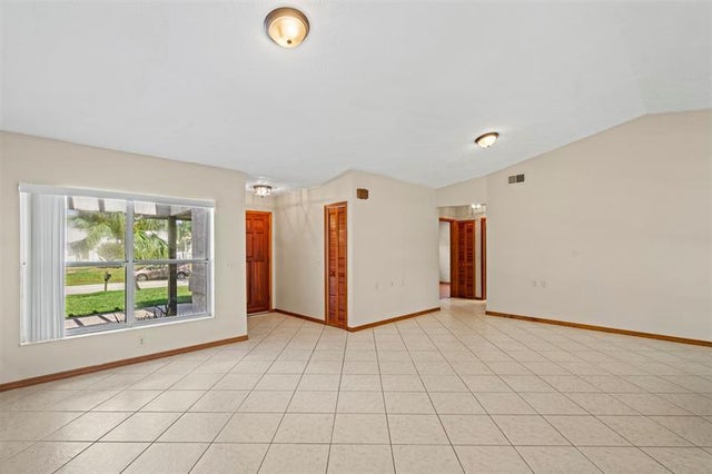 4 of 42 - 341 Nw Curry St, Port St. Lucie, FL