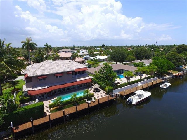 4 of 43 - 3900 Ne 25th Ave, Lighthouse Point, FL