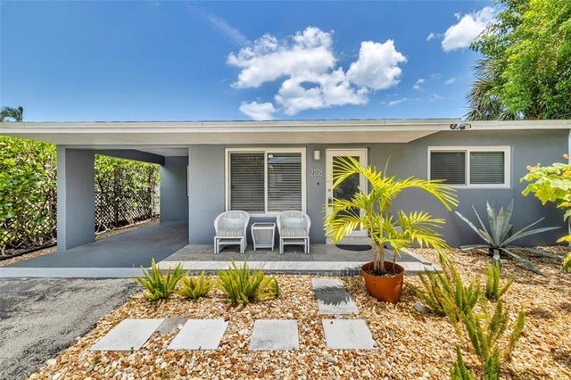 1 of 29 - 2108 Ne 11th Ave, Wilton Manors, FL