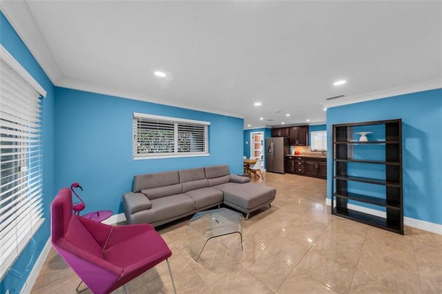 3 of 29 - 2108 Ne 11th Ave, Wilton Manors, FL