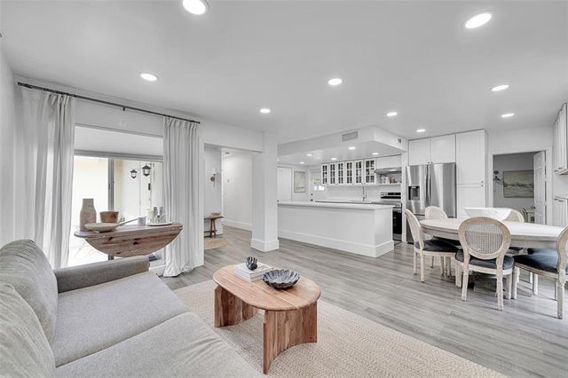 2 of 61 - 7904 Nw 74th Ter, Tamarac, FL