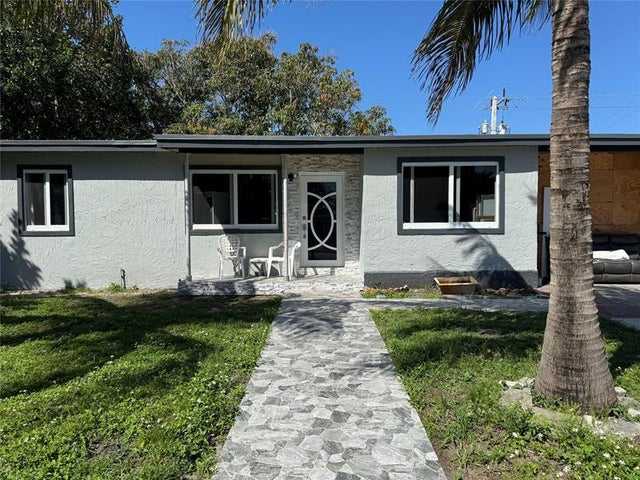 1 of 7 - 4741 Ne 14th Ave, Pompano Beach, FL